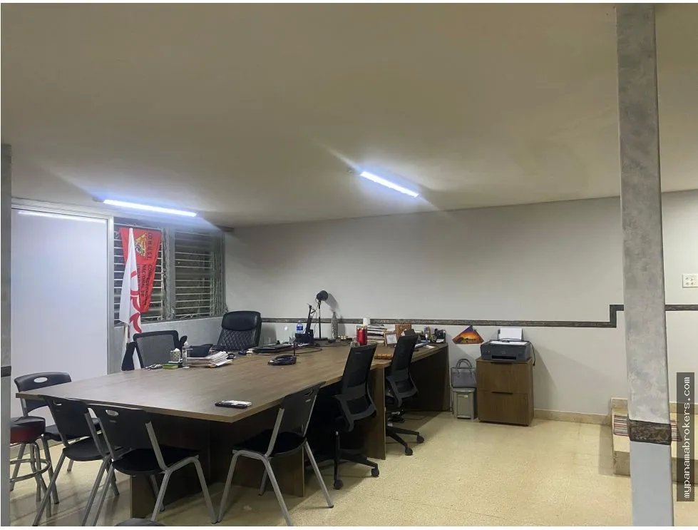 Venta de casa vacia de dos plantas en los angeles, bethania, panama