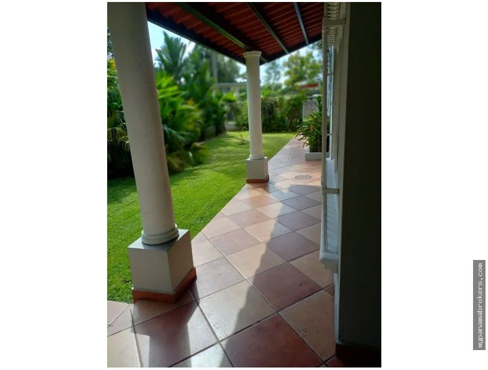 Alquiler de casa con linea blanca en la boca, ancón, panamá