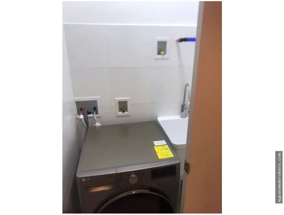 Venta de apartamentos de 2 habitaciones en ph more, vía argentina