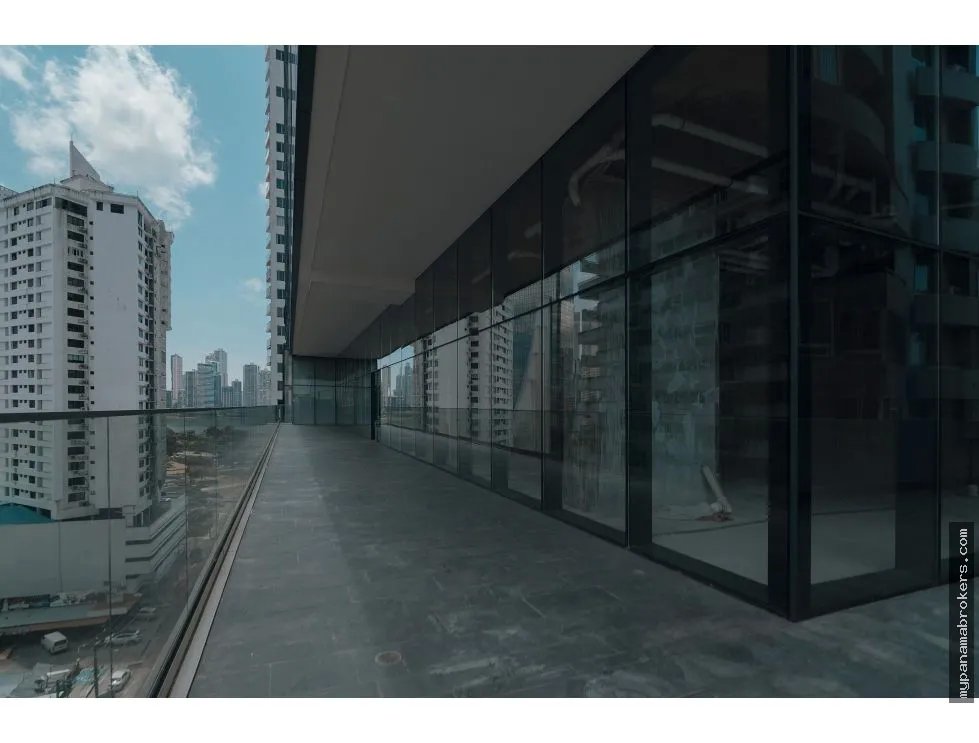 Alquiler de local comercial para restaurante en edificio armani