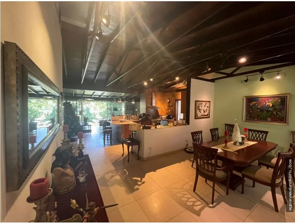 Alquiler o venta de casa amoblada en llanos de curundú, ancón