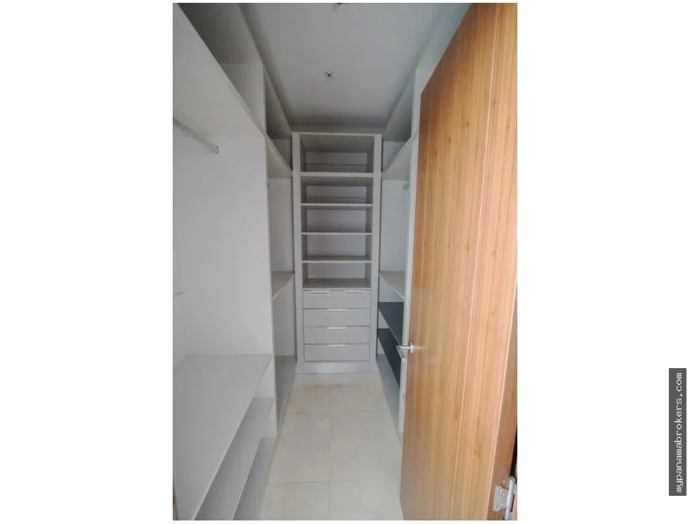 Venta de apartamento con vista al mar en ph matisse, costa del este