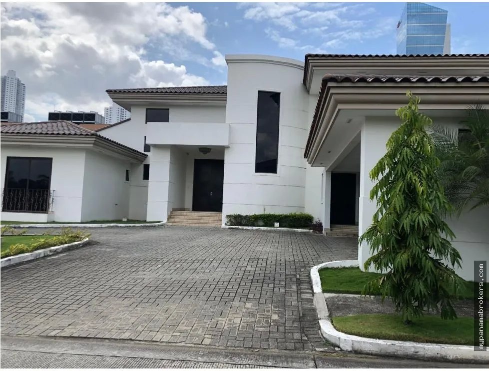 Venta o alquiler de casa vacía en paseo del parque, costa del este