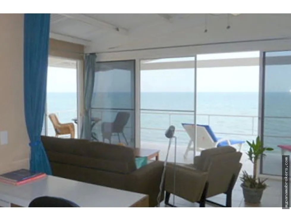 Venta de casa frente al mar en playa corona, san carlos
