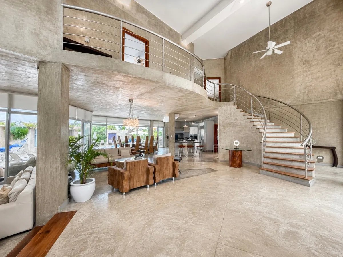 Casa de lujo en coronado panamá con amplio terreno y piscina