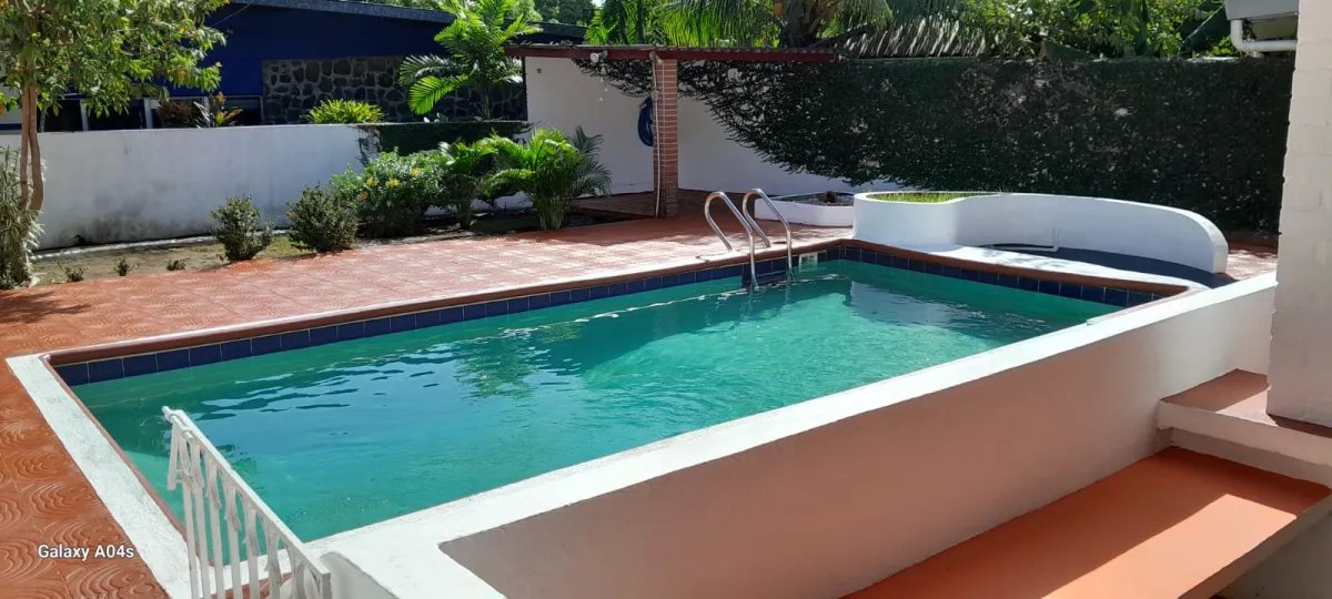 Venta de casa grande en las cumbres