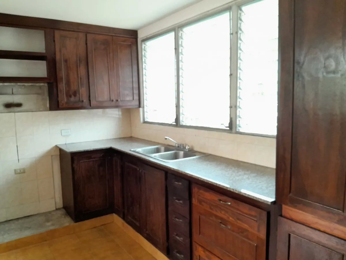Venta de casa grande en las cumbres