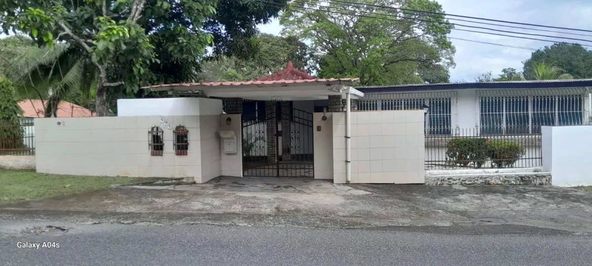 Venta de casa grande en las cumbres