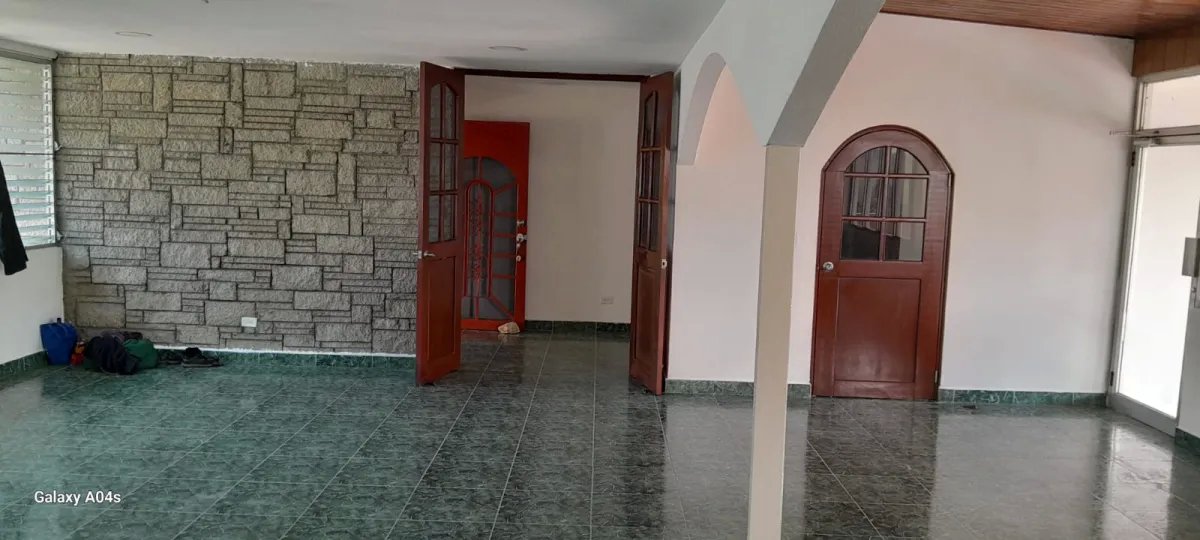 Venta de casa grande en las cumbres