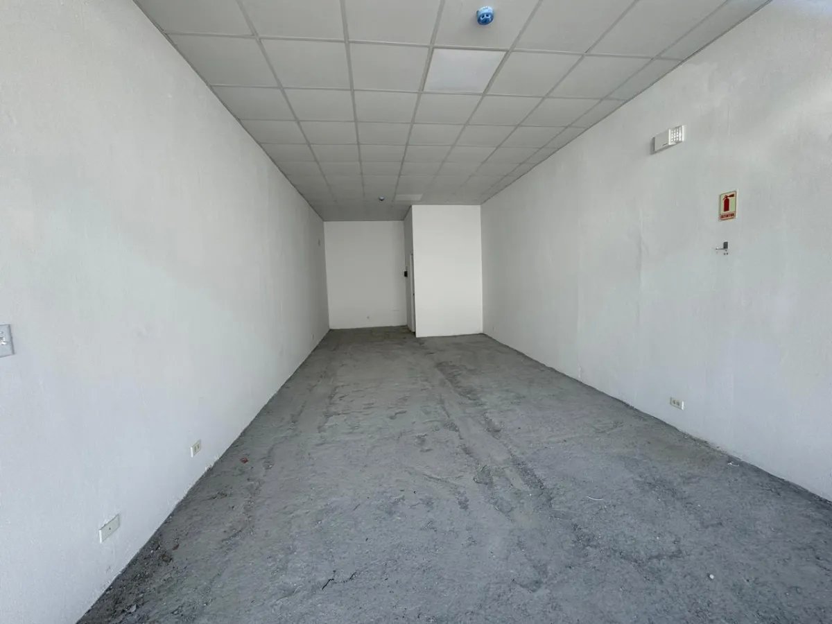 Venta de plaza comercial en Parque Lefevre
