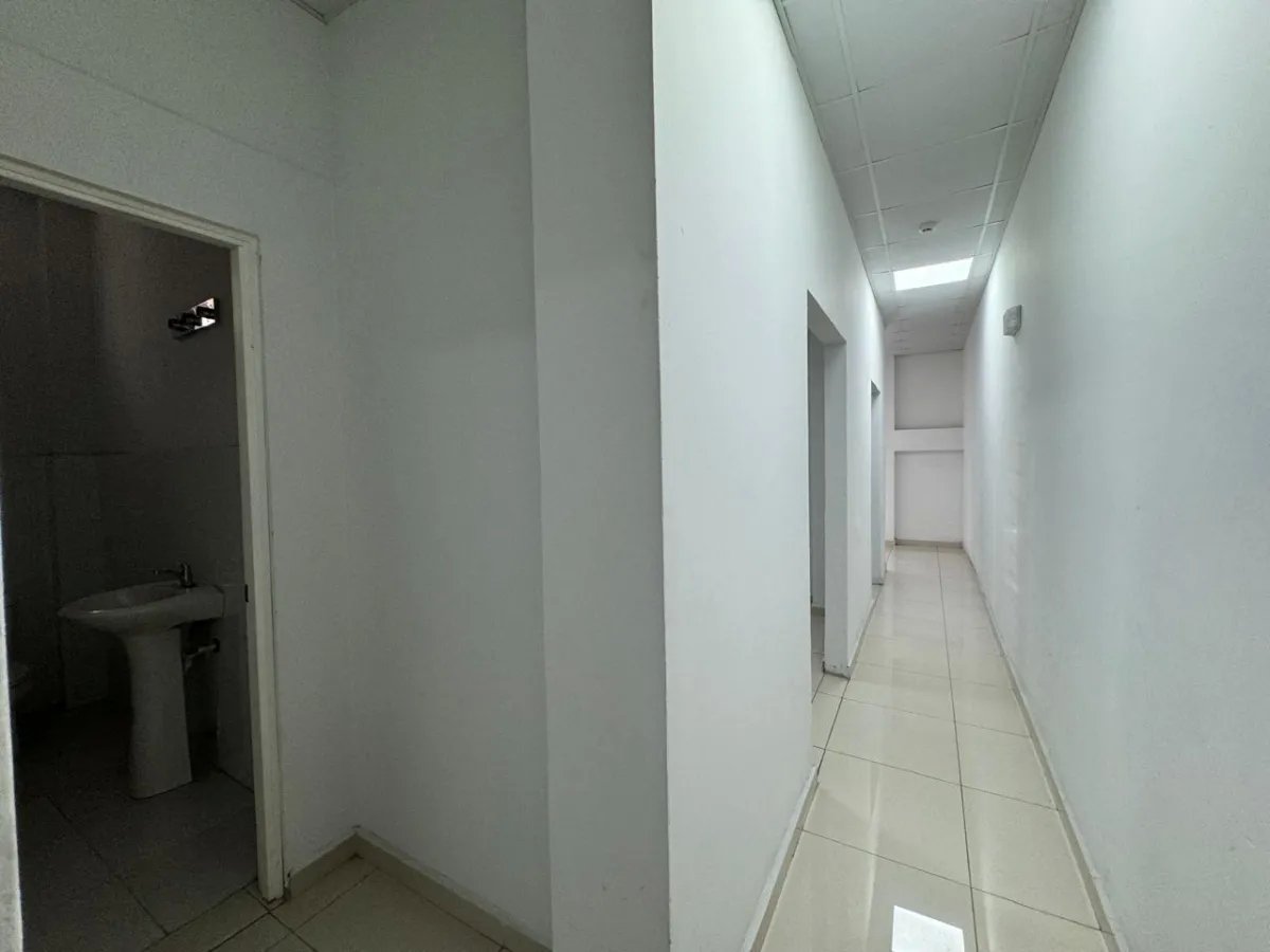 Venta de plaza comercial en Parque Lefevre