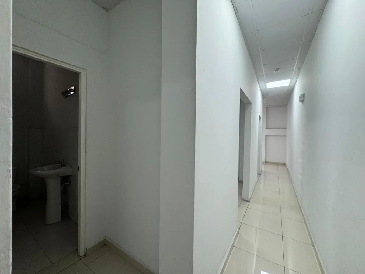 Venta de plaza comercial en Parque Lefevre