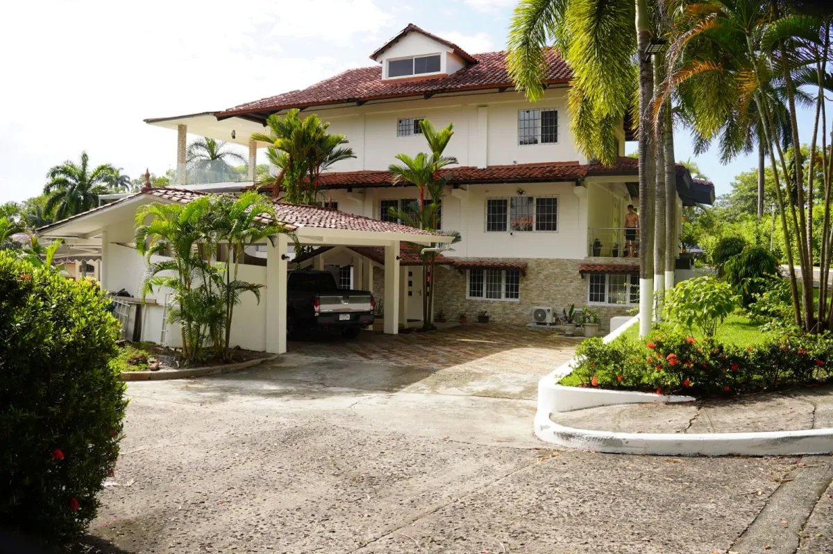 ALQUILER DE APARTAMENTO EN BELLA VISTA
