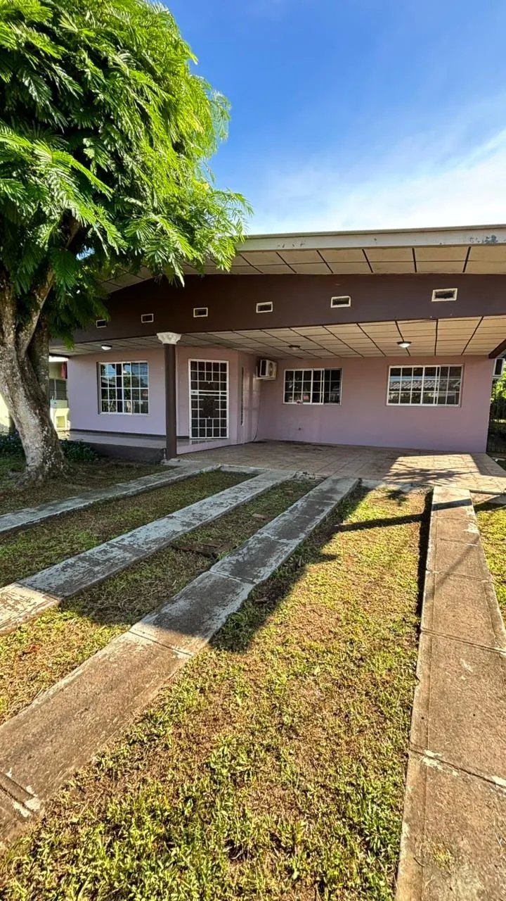 Se Alquila Residencia espaciosa en Urbanización La Feria Chiriquí