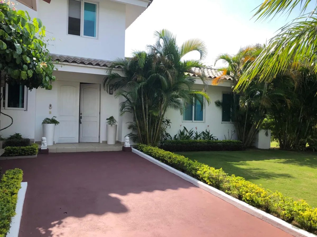Venta de Penthouse en Santa María Golf & Country Club