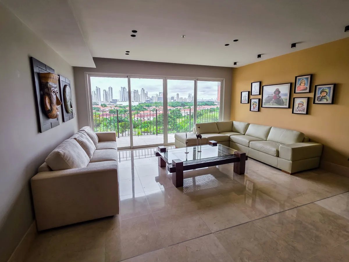 Se Alquila Hermoso Apartamento en Santa María