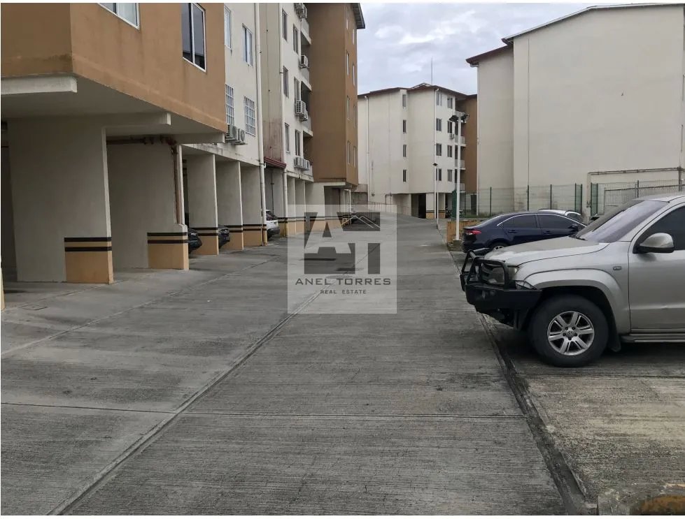 Se Vende apartamento en PH Esmerald Village ViLLa Zaíta.