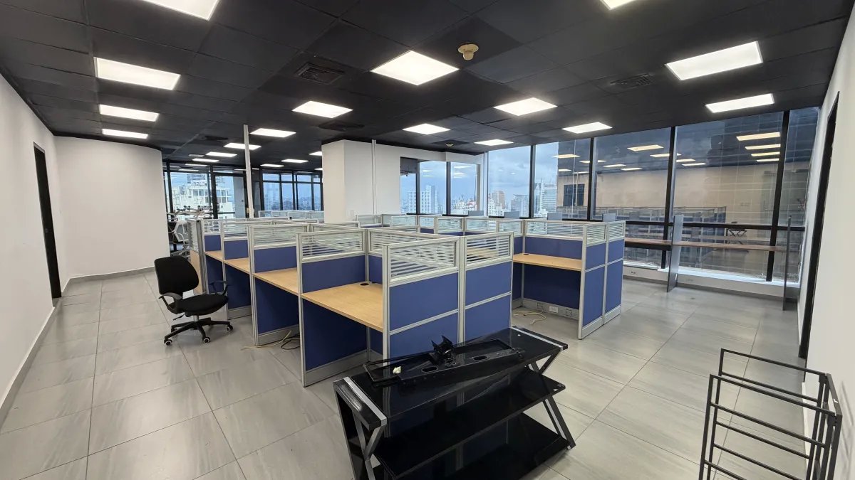 ALQUILER DE OFICINA AMOBLADA EN PLAZA BANCO GENERAL, CALLE 50