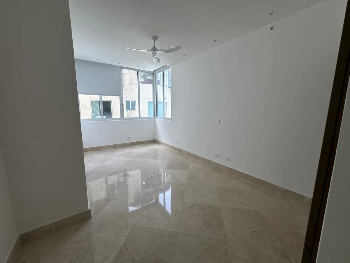 ALQUILER DE APARTAMENTO LINEA BLANCA EN PH THE POINT PUNTA PAITILLA
