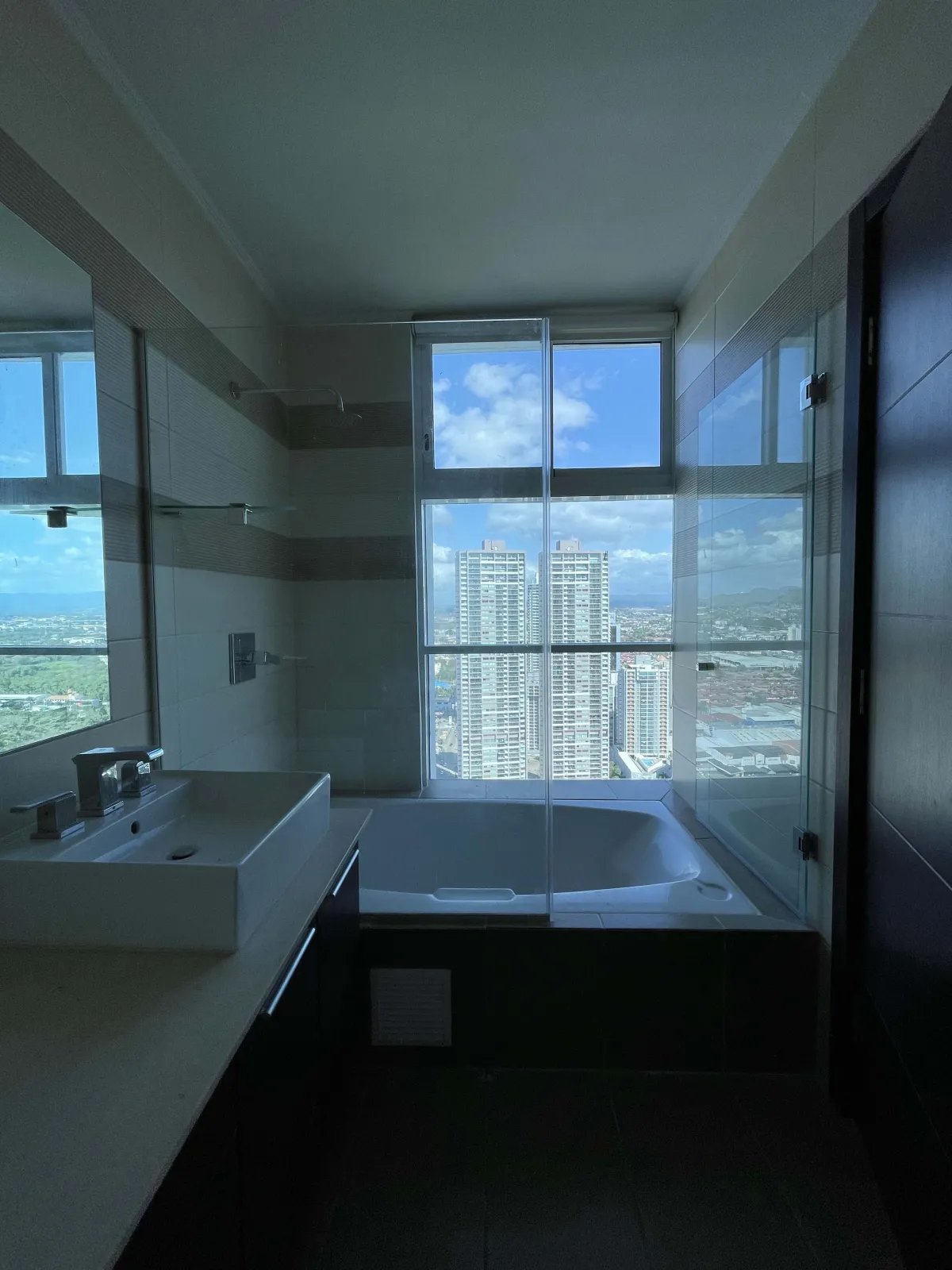 Espectacular Apartamento de 205m² en PH Costa del Este Country Club  Entrega en Agosto