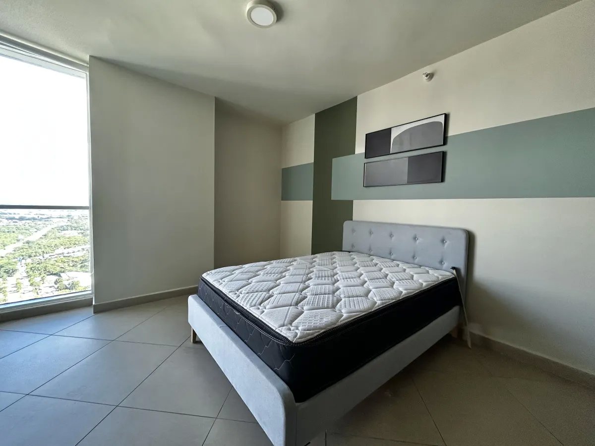 Alquiler de Apartamento Amoblado de 205m² en PH Country Club, Costa de...