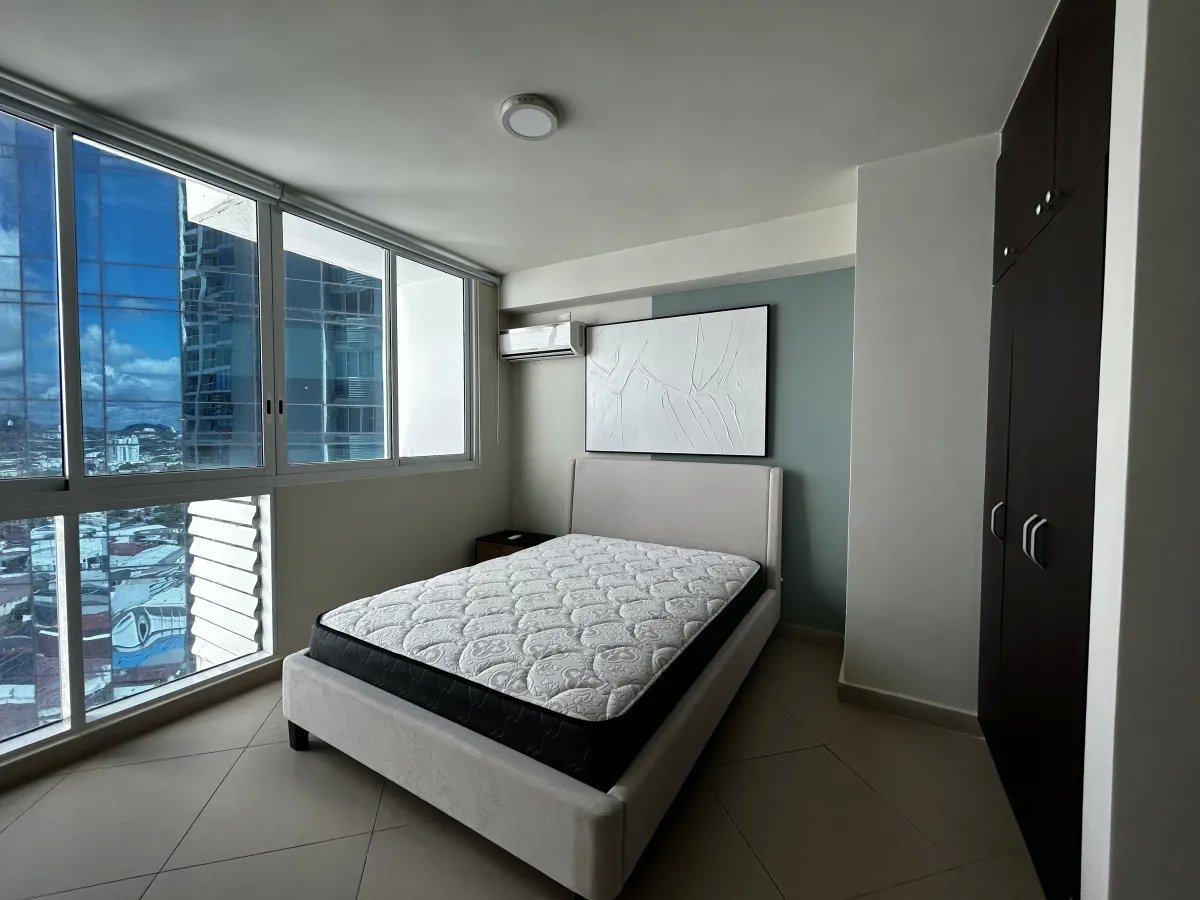 Alquiler de Apartamento Amoblado de 205m² en PH Country Club, Costa del Este