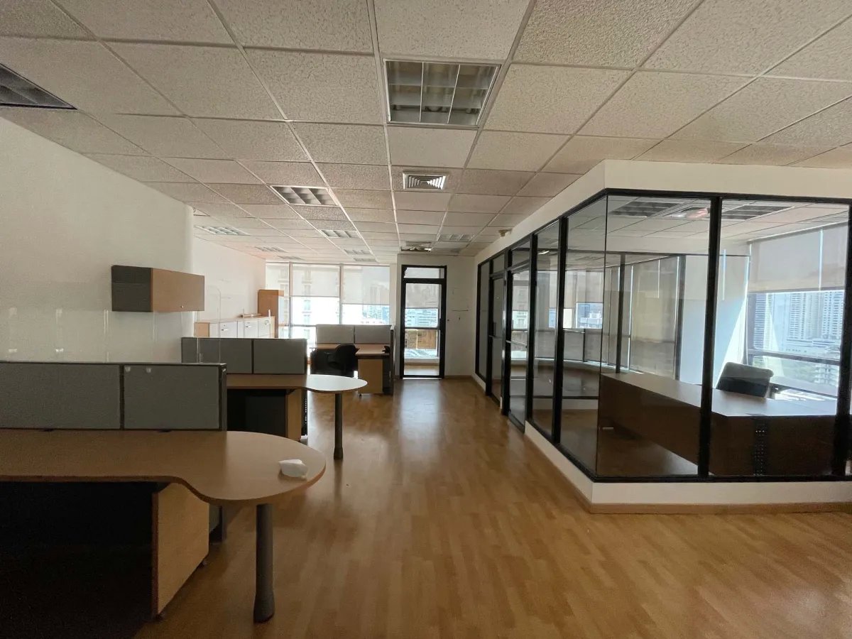 Oficina Amoblada de 175m² en Plaza Banco General, Calle 50  ¡Con Luz y Mantenimiento!