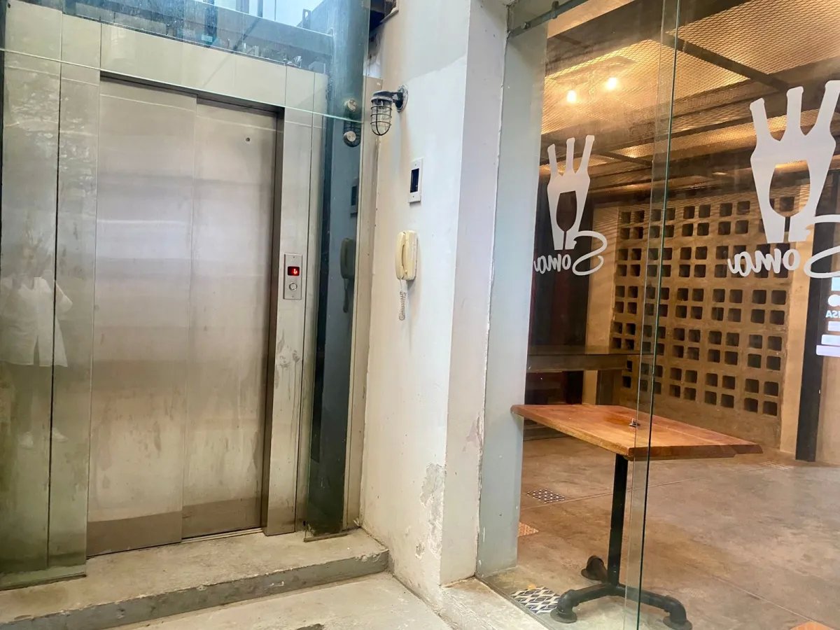 ALQUILER DE CASA COMERCIAL DE 5 NIVELES, EN CASCO VIEJO, PANAMA