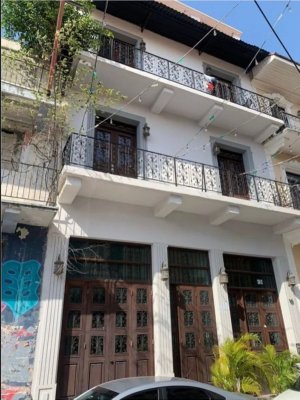 143223 - Casco Antiguo - commercials