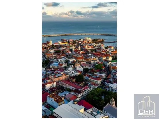 VENTA DE LOCAL COMERCIAL EN CASA VARIEDADES CASCO ANTIGUO