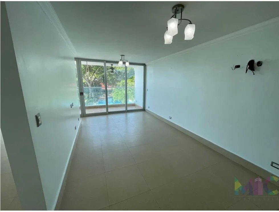 Se Vande Apartamento en Gorgona PH. Bahia