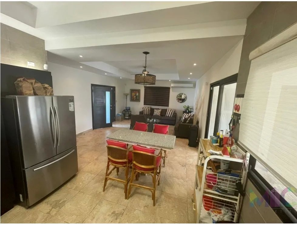 Se vende residencia en Coronado