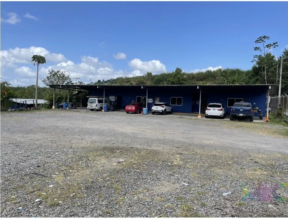 Se vende Local para uso comercial - Brisas del Golf
