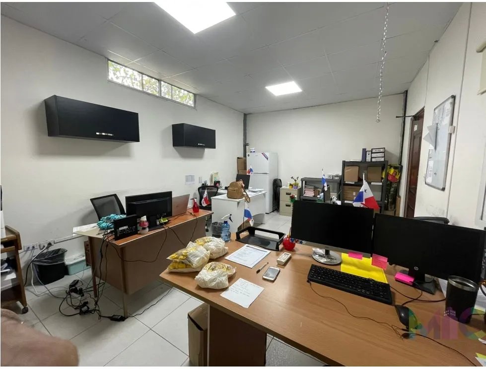 Se vende Local para uso comercial - Brisas del Golf