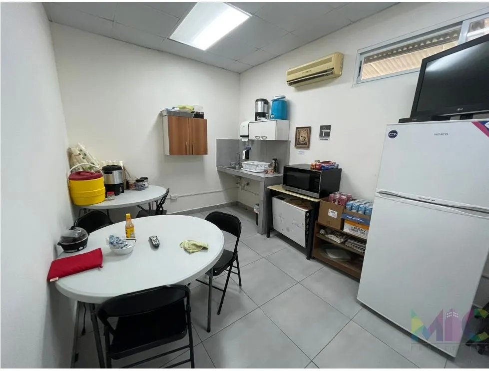 Se vende Local para uso comercial - Brisas del Golf