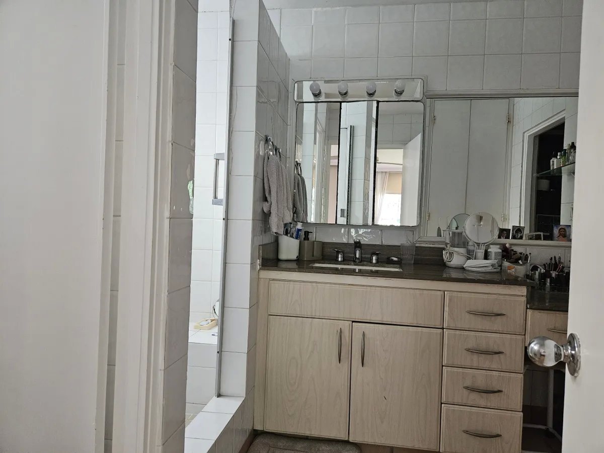 Venta de Casa con terreno - en El Carmen POR DEBAJO DEL AVALUO
