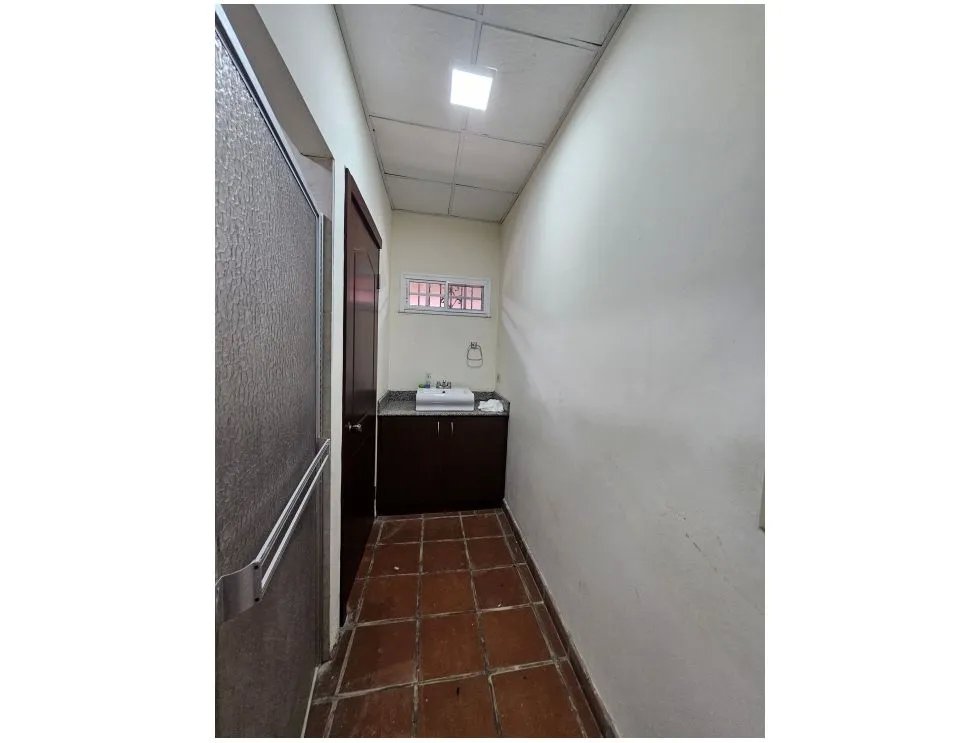 Venta de casa con acceso directo al mar, Playa Uverito