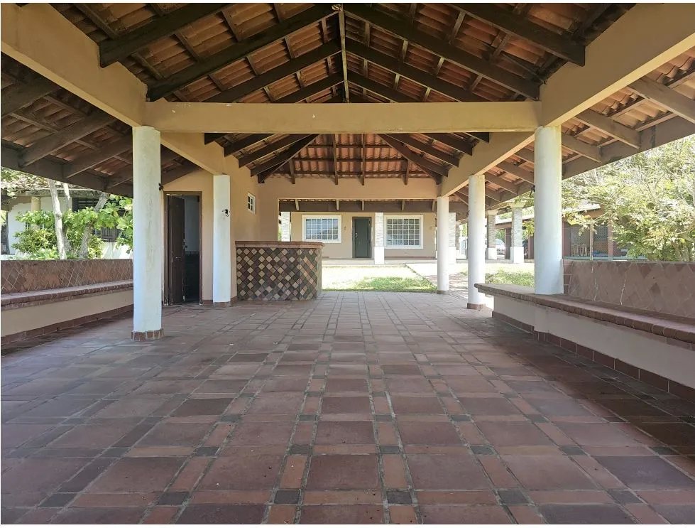 Venta de casa con acceso directo al mar, Playa Uverito