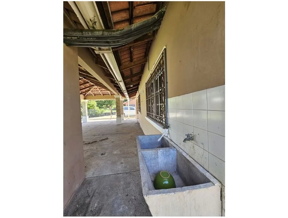 Venta de casa con acceso directo al mar, Playa Uverito