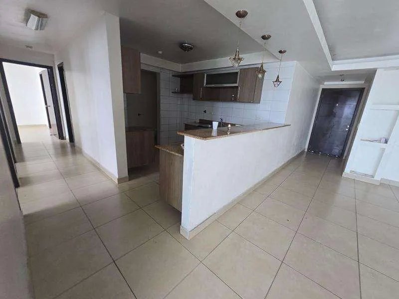 Venta de apartamento en PH King's Park, Condado del Rey