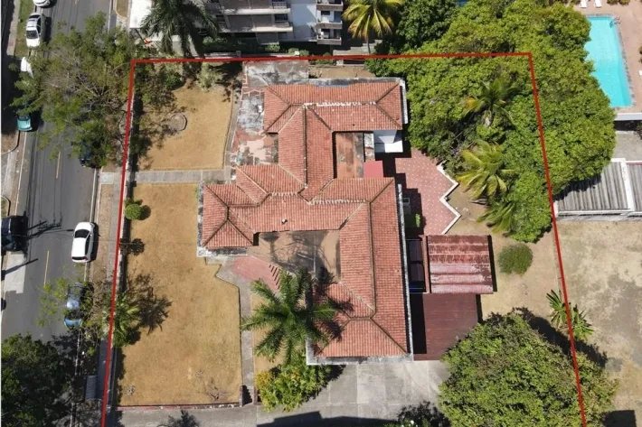Land for sale in El Cangrejo, Panama