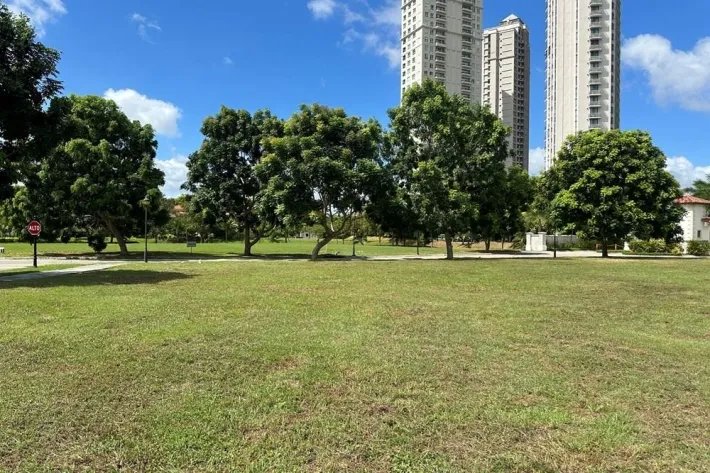 Land lots for sale in Peninsula Estates, Santa Maria Golf  Country Club