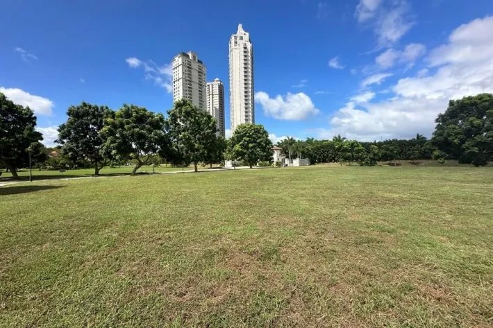 Land lots for sale in Peninsula Estates, Santa Maria Golf  Country Club