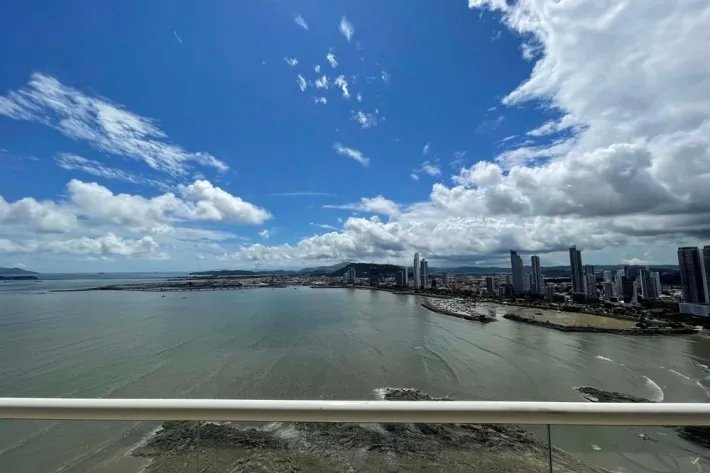 Apartment for rent in Paitilla, Panama