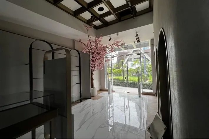 Commercial premises for rent, Plaza Sunset Strip, San Francisco