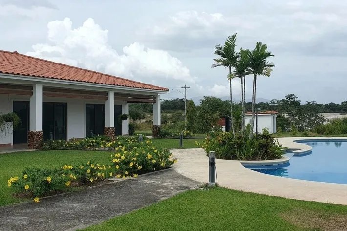 Country house for sale in San Carlos, West Panama