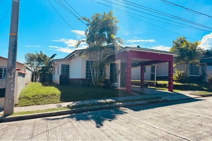House for sale in Quintas del Pacífico, Puerto Caimito