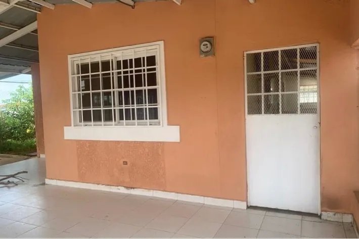 House for sale in Praderas del Campo, La Chorrera