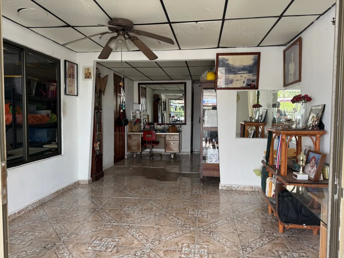 Single Family Detached For Sale in Vacamonte