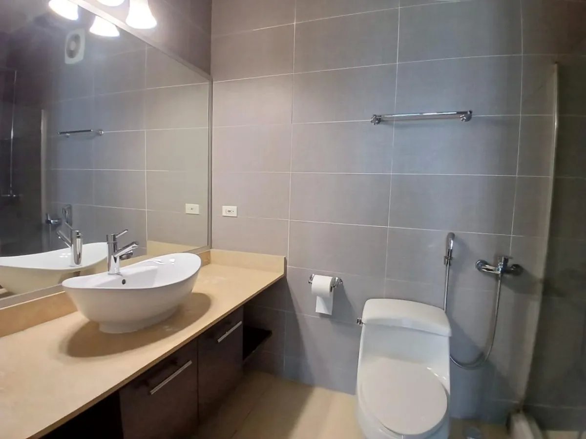Apartamento amoblado en alquiler en Av. Balboa